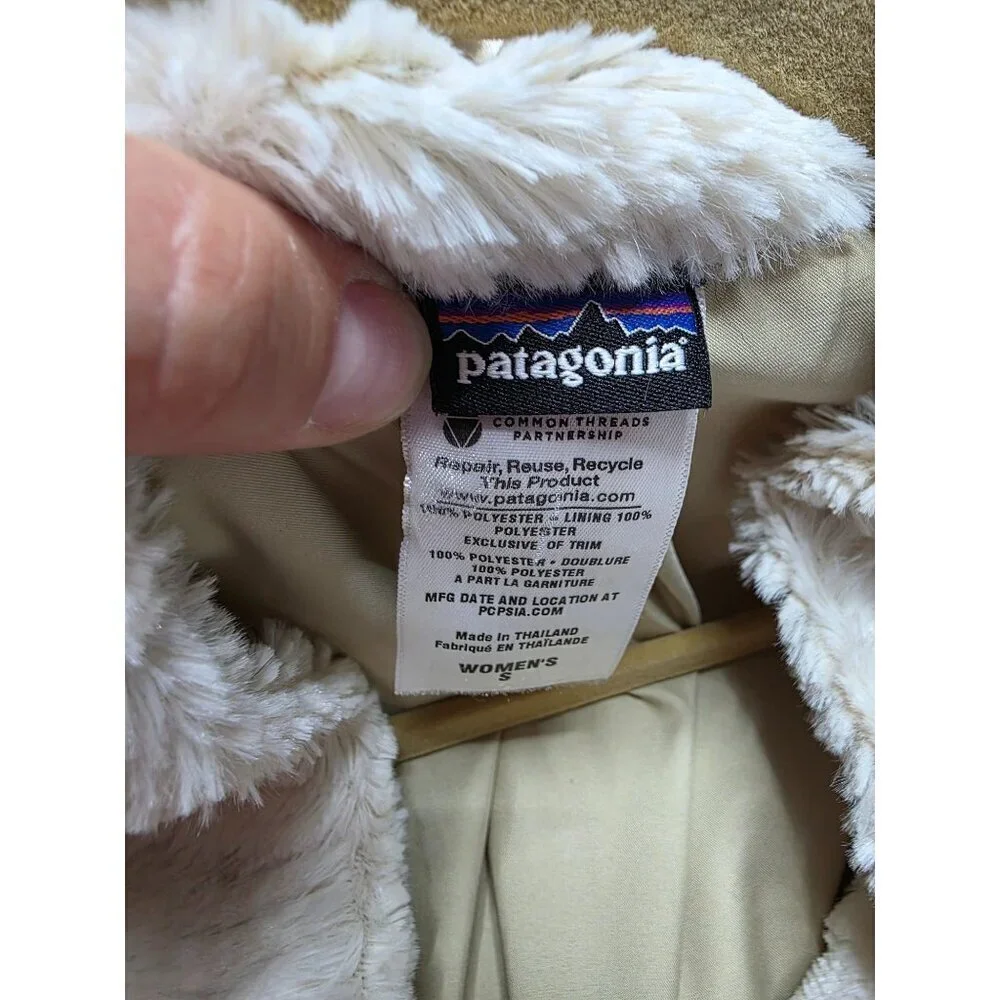 Patagonia Cream Faux Fur Womens Jacket Size‎ S Lined Soft Texture Button Closure